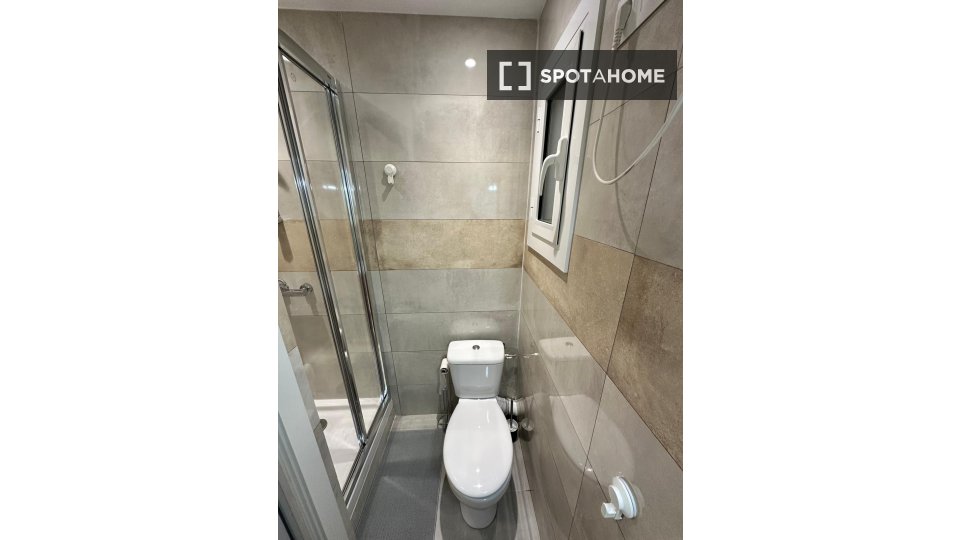 Double room Barcelona, 4 beds, 70m² — photo 5