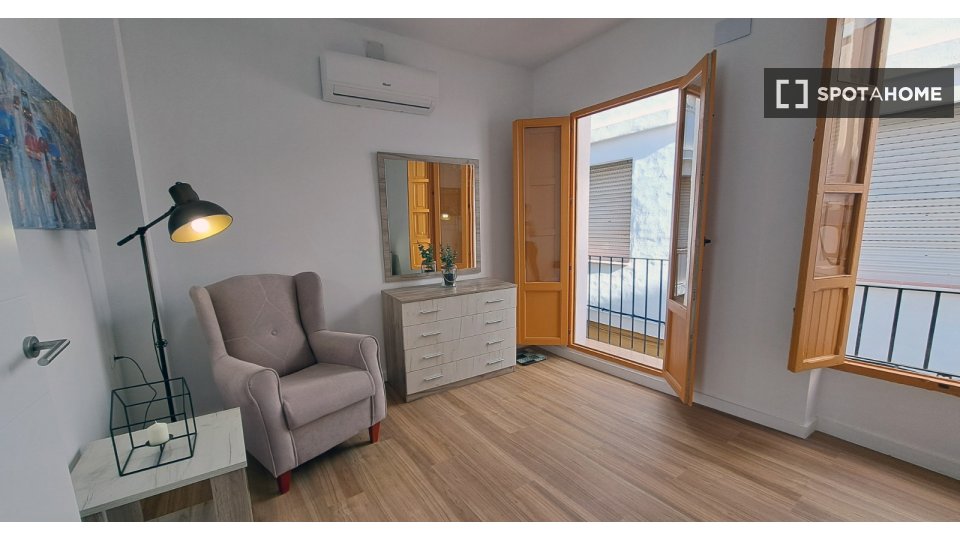 Apartment Valencia, 3 beds, 121m² — photo 11