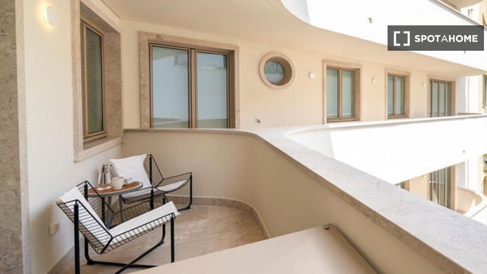 Apartment Lisbon, 2 beds, 101m² — photo 3