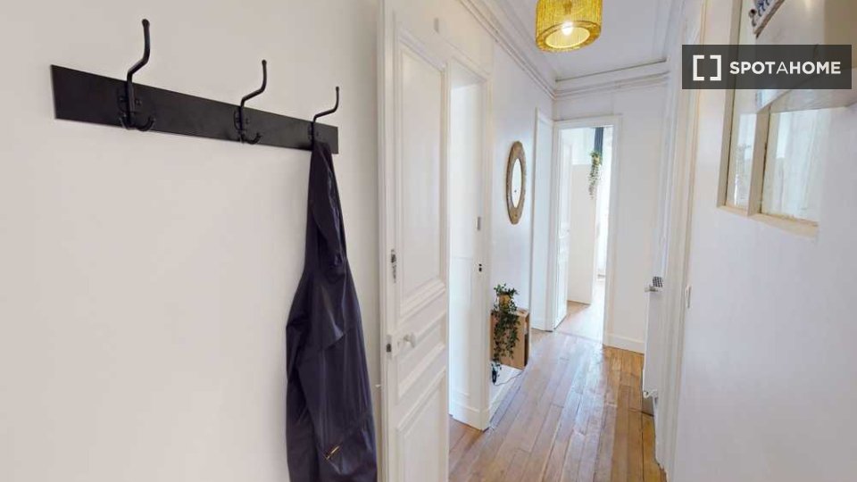 Double room Paris, 3 beds, 80m² — photo 18