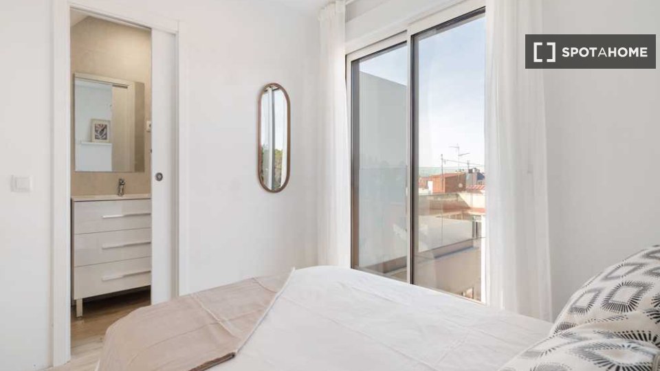 Double room Madrid, 12 beds — photo 12
