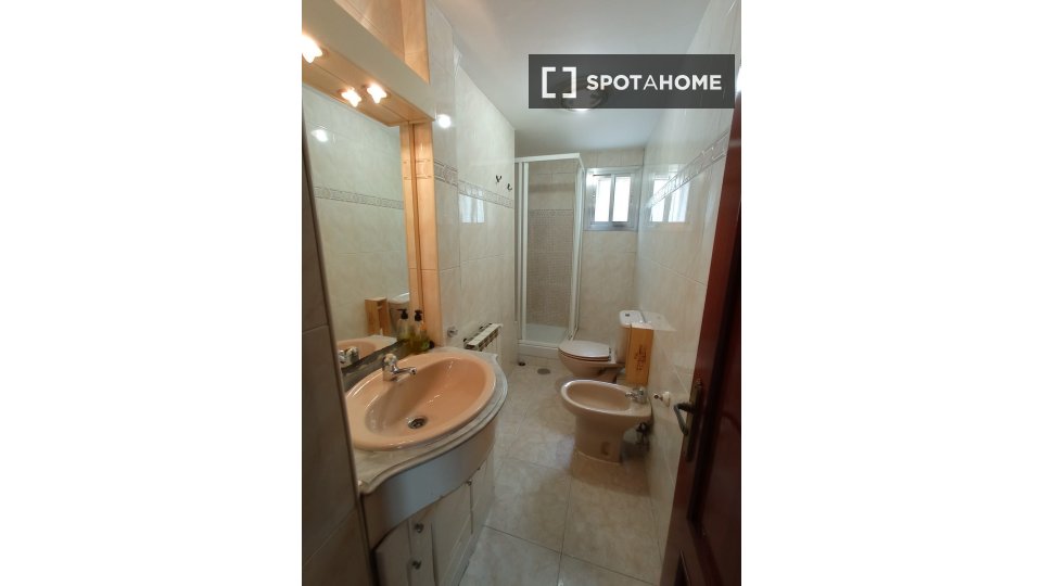 Double room Madrid, 5 beds — photo 19