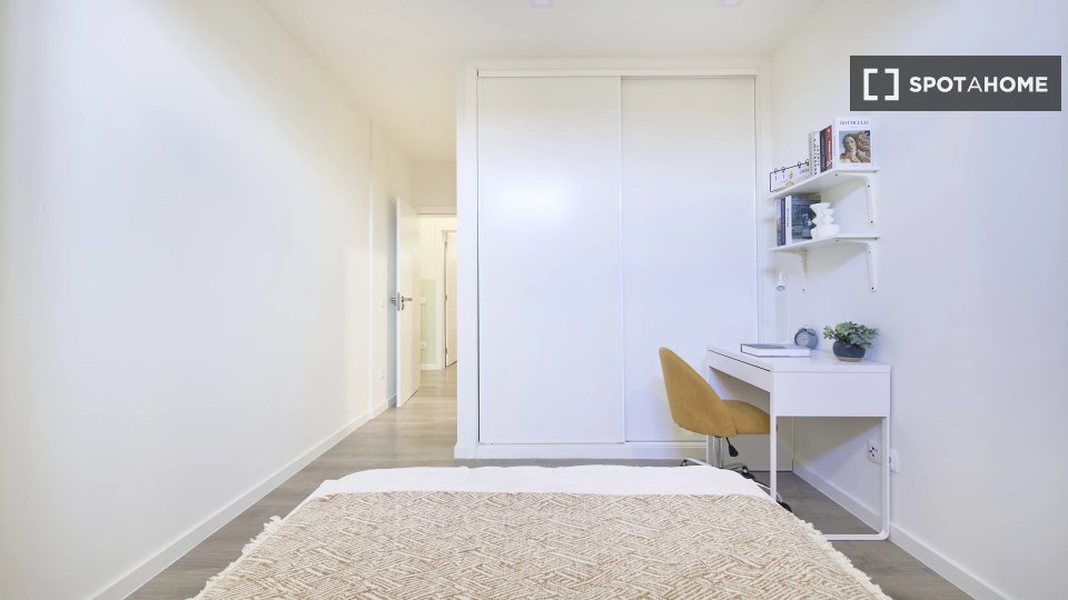Double room Lisbon, 4 beds — photo 15