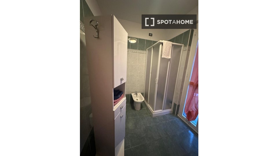 Double room Milan, 4 beds — photo 7