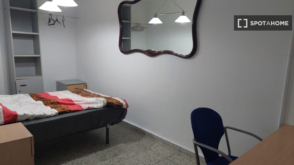 Double room Madrid, 9 beds — photo 8