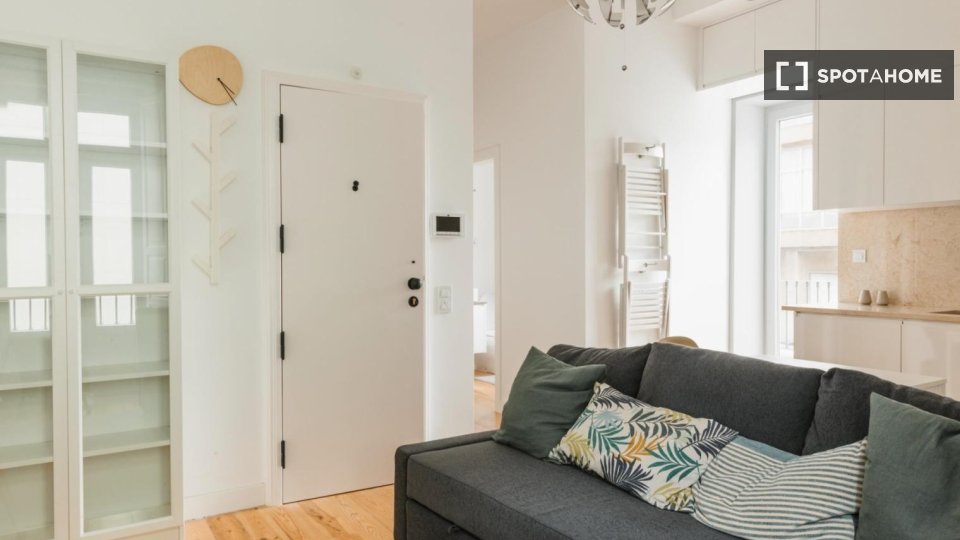 Apartment Lisbon, 1 bed, 55m² — photo 2