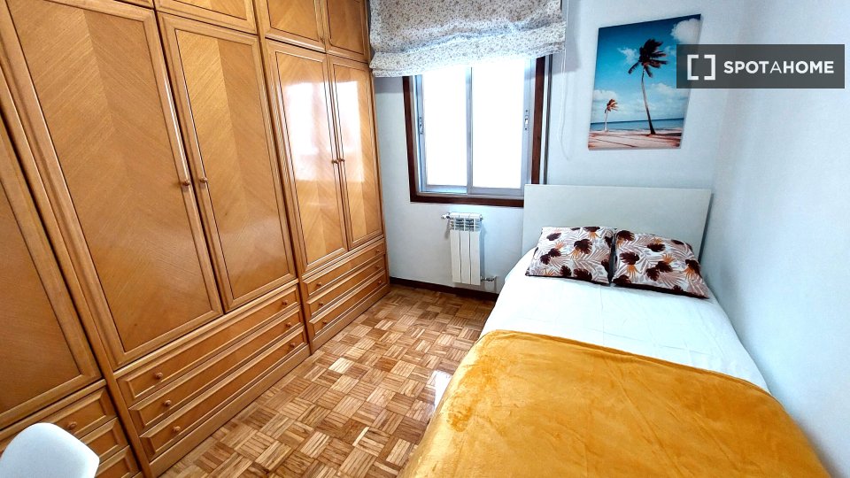 Double room Madrid, 4 beds, 100m² — photo 8