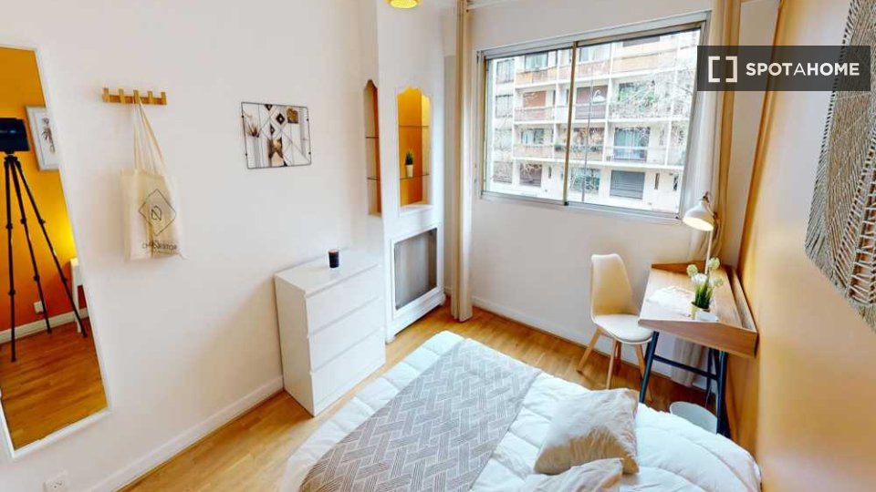 Double room Paris, 5 beds, 110m² — photo 17