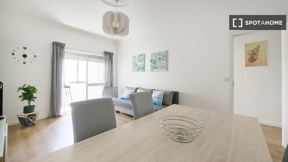 Apartment Lisbon, 2 beds, 80m² — photo 17