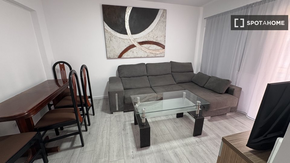 Double room Valencia, 3 beds, 70m² — photo 13