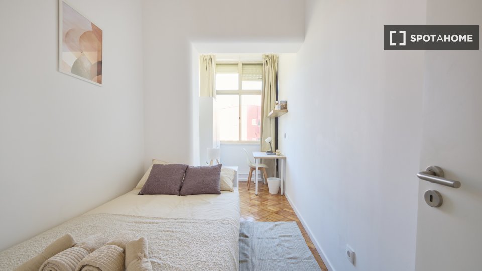 Double room Lisbon, 11 beds — photo 20