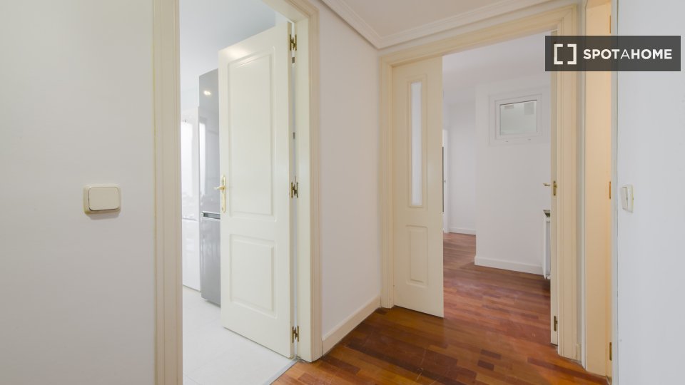Double room Madrid, 8 beds — photo 3