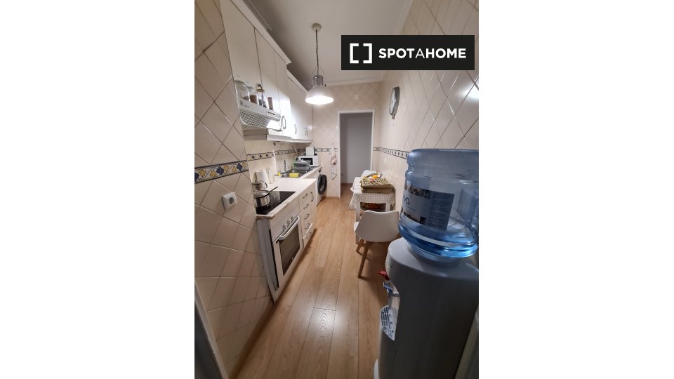 Apartment Lisbon, 2 beds, 80m² — photo 2