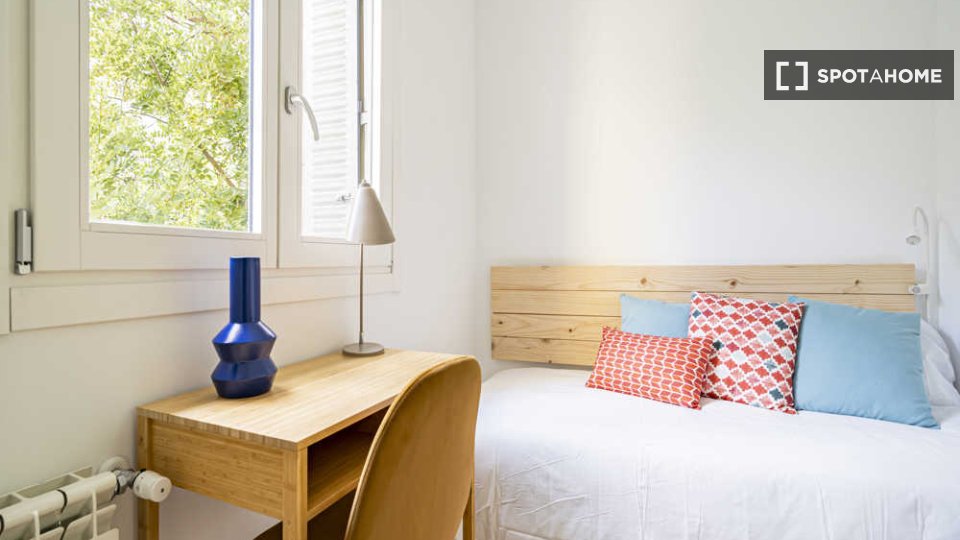 Double room Madrid, 4 beds — photo 90