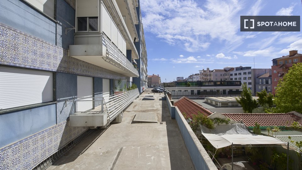 Double room Lisbon, 9 beds — photo 17