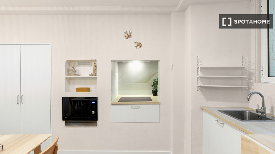 Apartment Lisbon, 1 bed — photo 13
