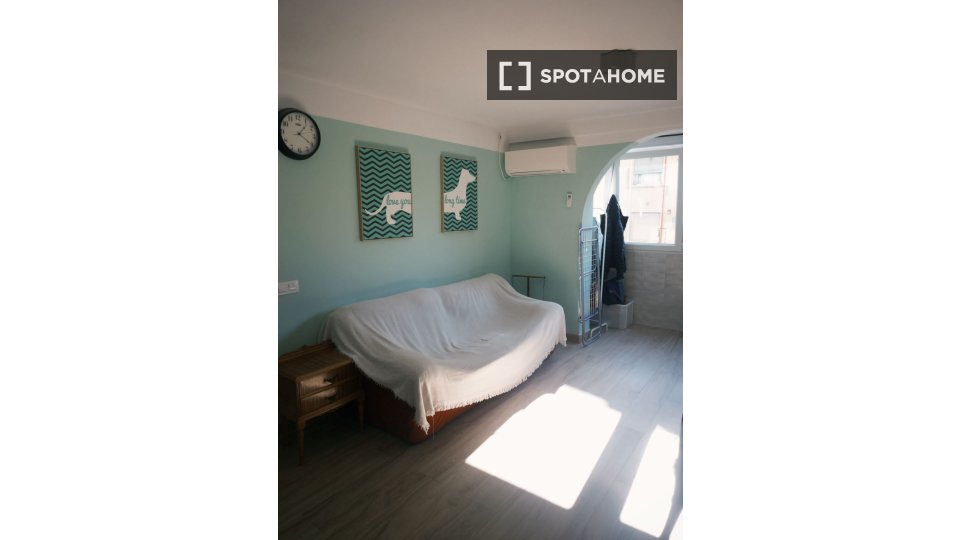 Double room Madrid, 2 beds, 75m² — photo 3