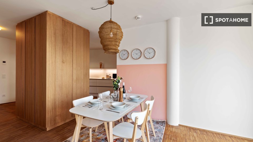 Double room Munich, 4 beds, 104m² — photo 1