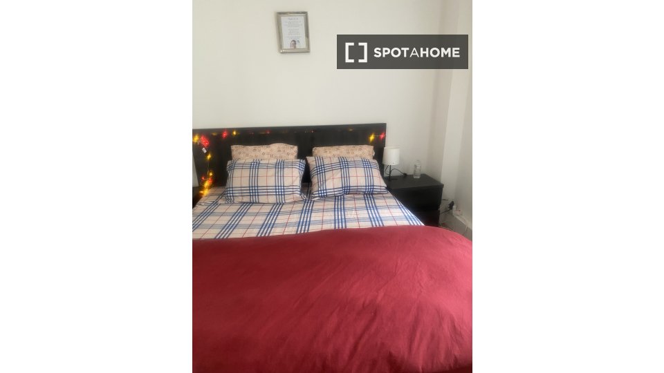 Double room Brussels, 1 bed — photo 17