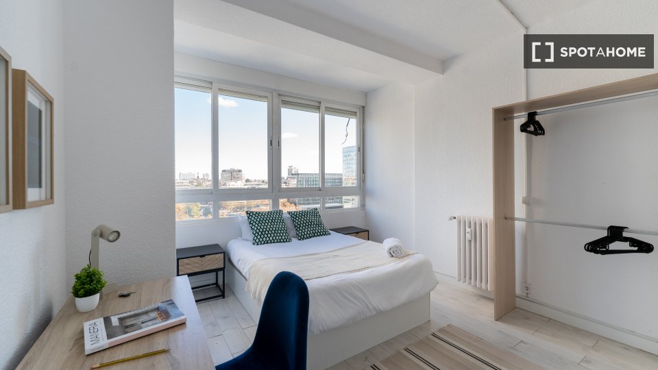 Double room Madrid, 6 beds — photo 26