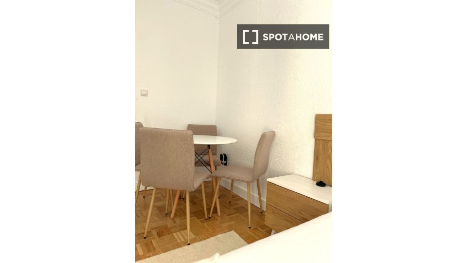 Chambre double Madrid, 8 chambres, 170m² — photo 4