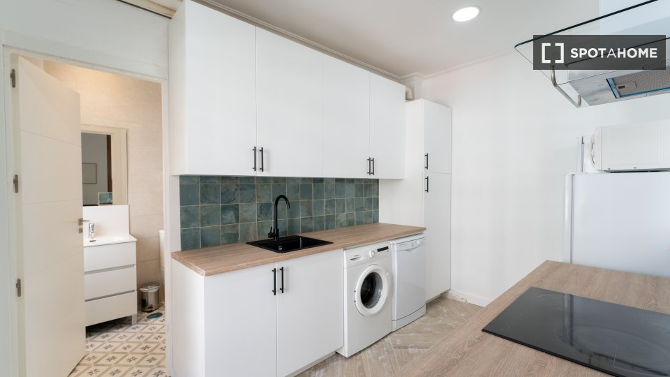 Double room Madrid, 6 beds — photo 14