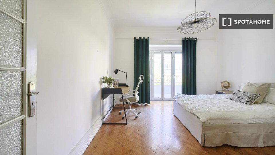 Double room Lisbon, 9 beds — photo 17
