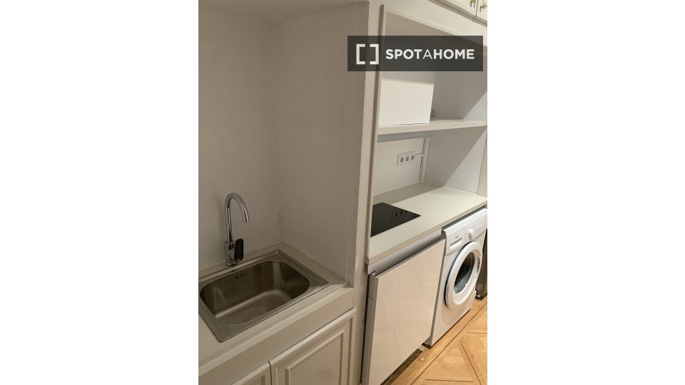 Double room Madrid, 6 beds — photo 17