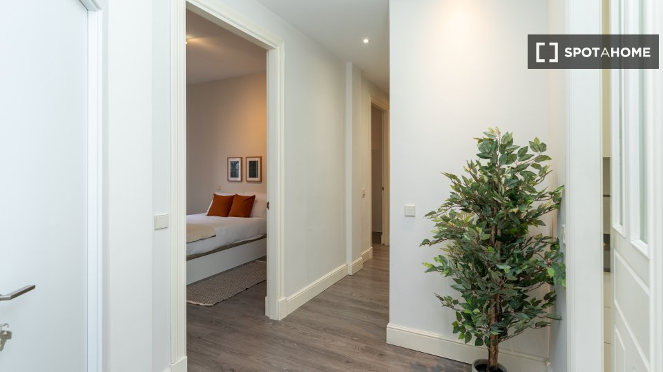 Double room Madrid, 5 beds — photo 11