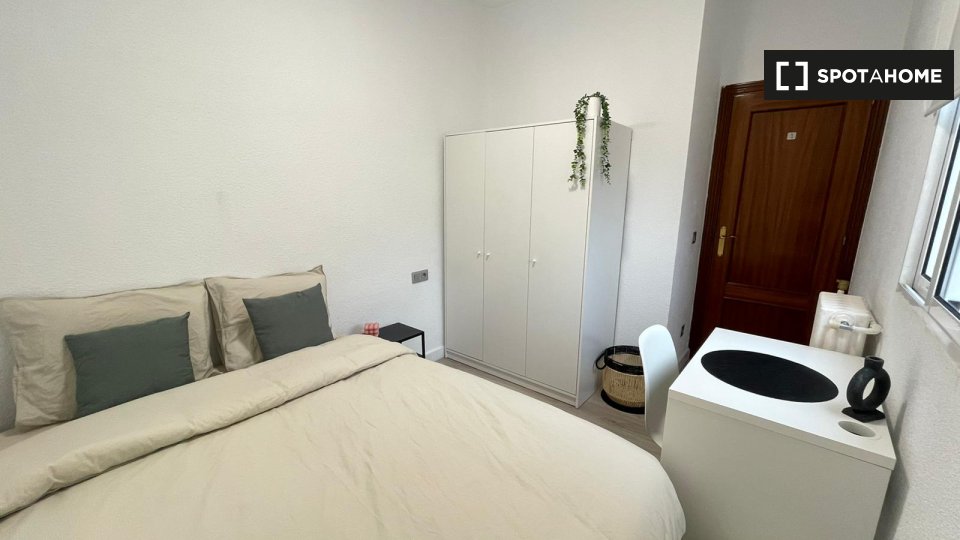 Double room Madrid, 4 beds — photo 7