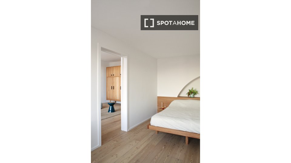 Double room Brussels, 13 beds, 140m² — photo 2
