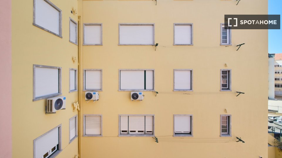 Double room Lisbon, 6 beds — photo 38
