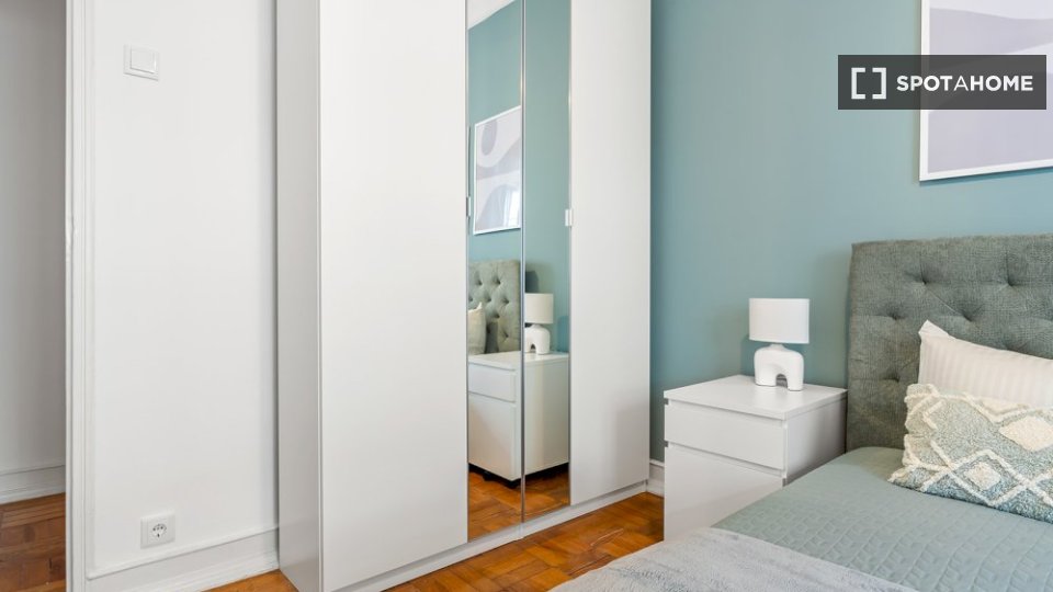 Double room Lisbon, 5 beds — photo 4