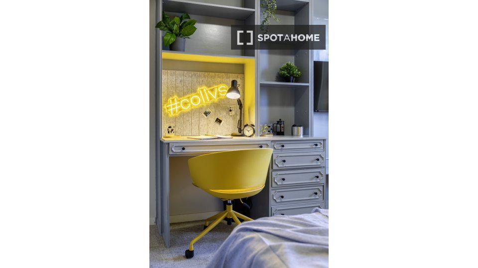 Double room Madrid, 7 beds, 157m² — photo 2