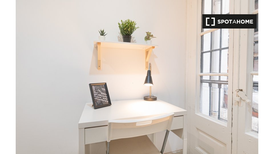 Double room Barcelona, 5 beds, 150m² — photo 3