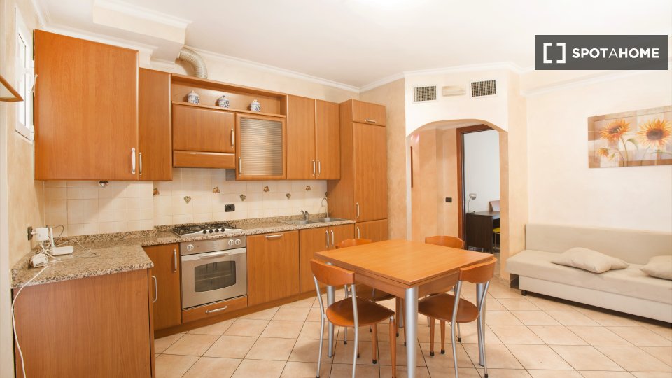 Double room Milan, 3 beds, 66m² — photo 8
