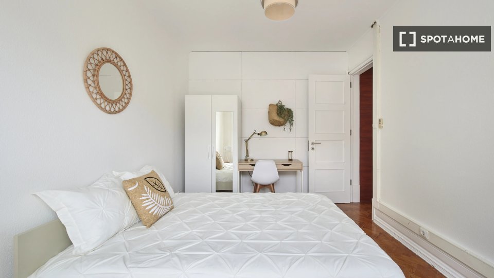 Double room Lisbon, 8 beds — photo 13