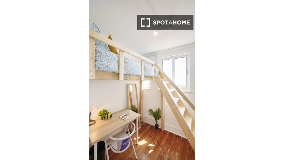 Double room Lisbon, 9 beds — photo 18