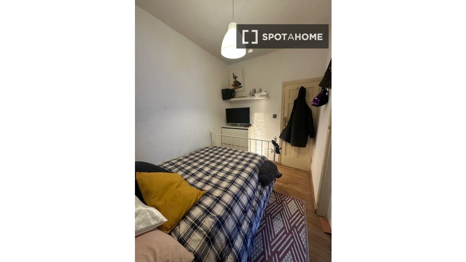 Double room Madrid, 5 beds, 150m² — photo 11