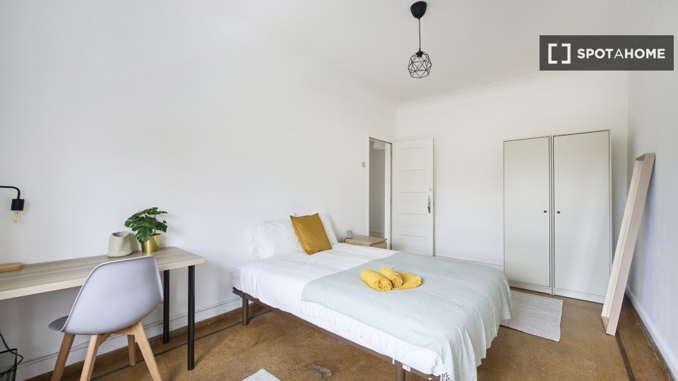 Double room Lisbon, 9 beds — photo 17