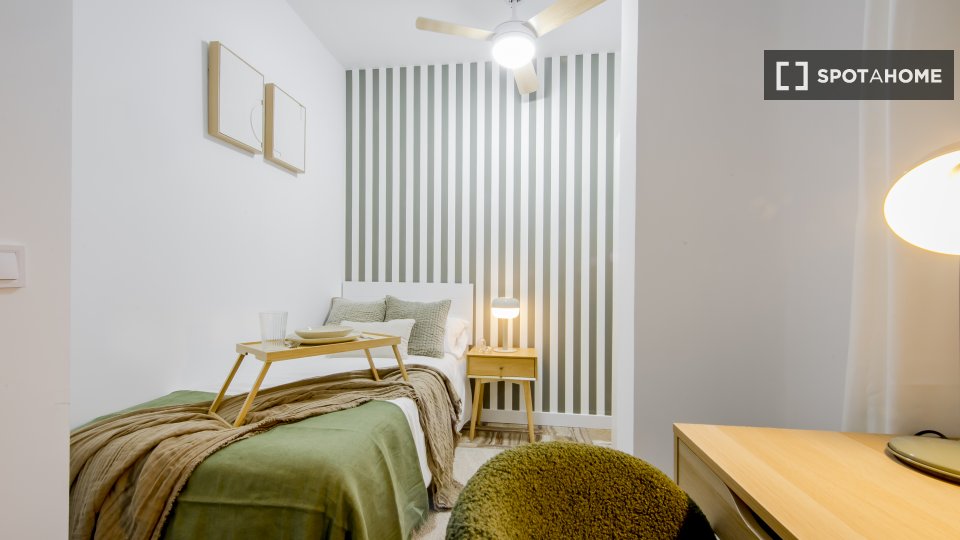 Double room Madrid, 8 beds — photo 1