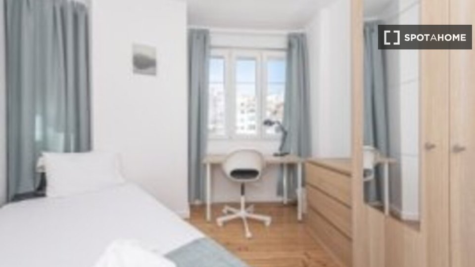 Double room Lisbon, 7 beds — photo 13