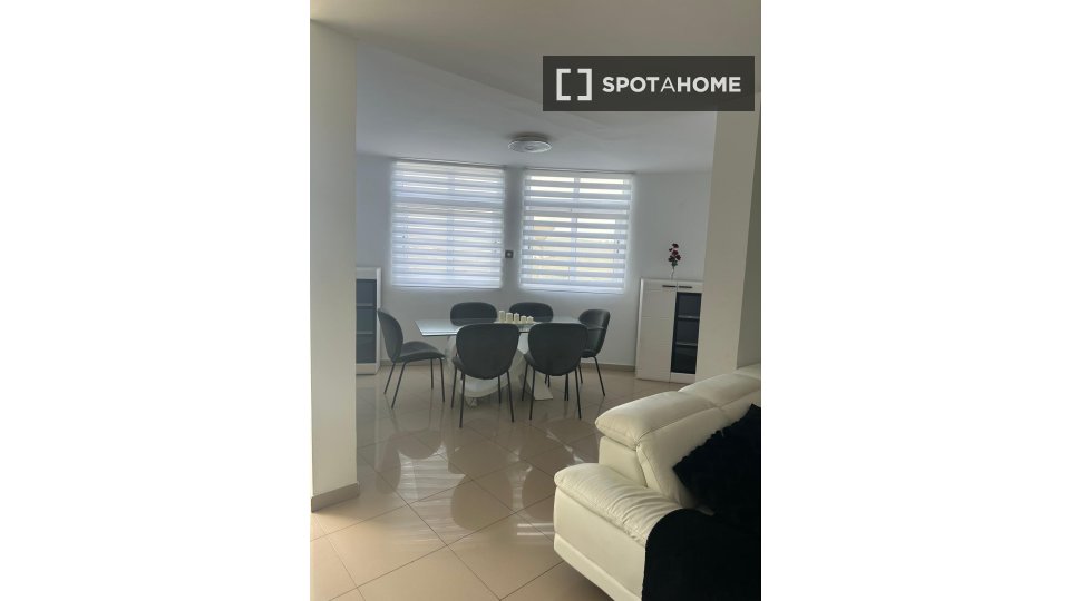 Apartment Santa_Cruz_De_Tenerife, 3 beds, 117m² — photo 9