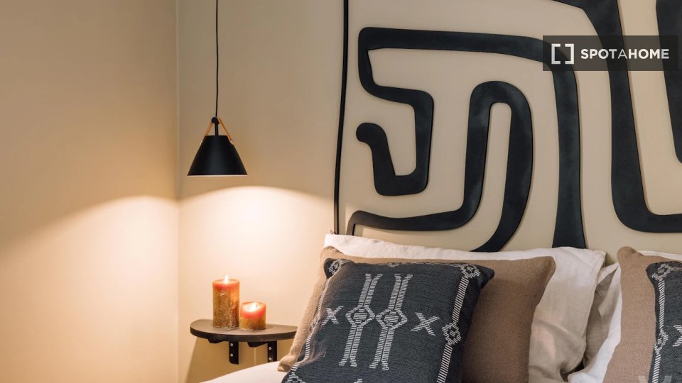 Apartment Lisbon, 2 beds, 66m² — photo 17
