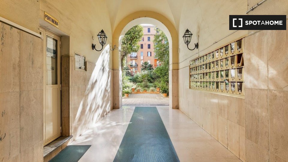 Apartment Rome, 2 beds — photo 9