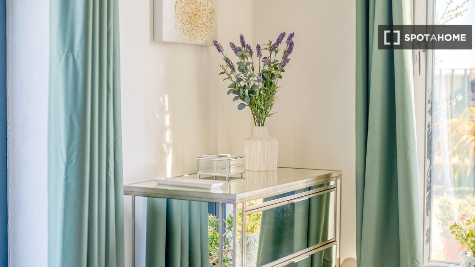 Apartment London, 2 beds — photo 16