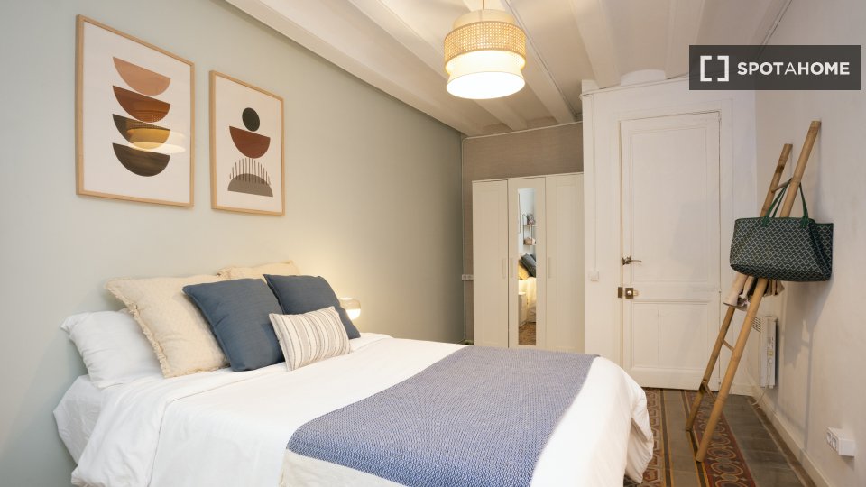 Double room Barcelona, 5 beds, 140m² — photo 34
