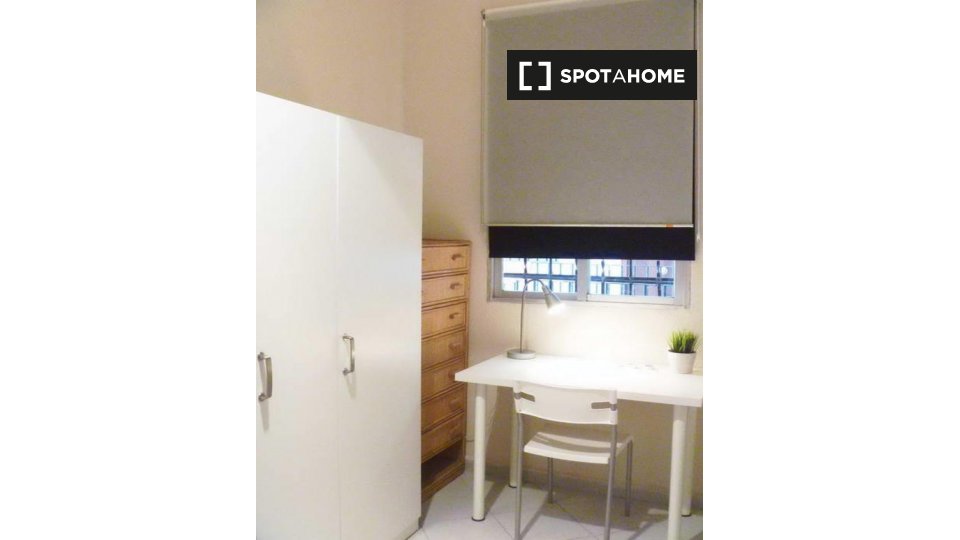 Double room Madrid, 4 beds — photo 7