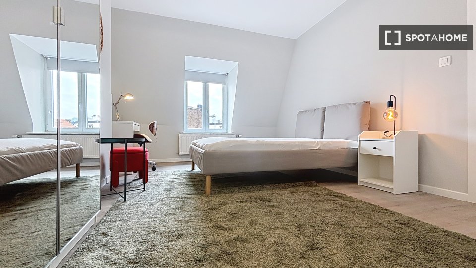 Double room Brussels, 5 beds — photo 39