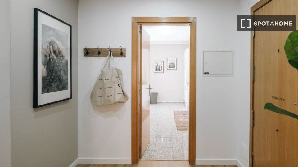 Apartment Lisbon, 2 beds — photo 17